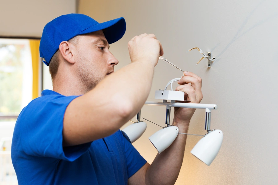 How Electrical Repair Services Address Faulty Wiring Problems in Hollywood, FL
